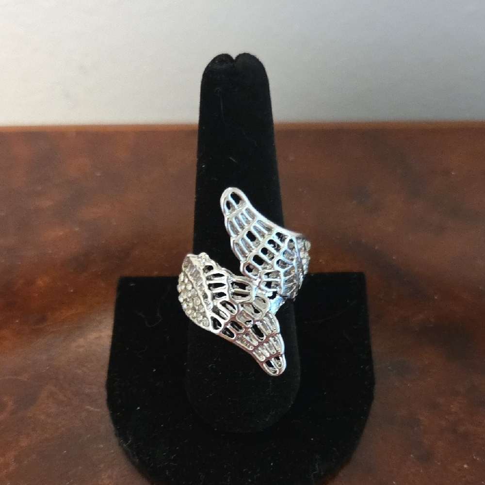 Wing Design Ring